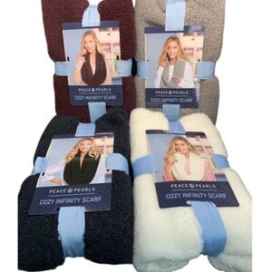 NWT Peace & Pearls Women Cozy Infinity Scarf Plush Soft Sherpa One Size